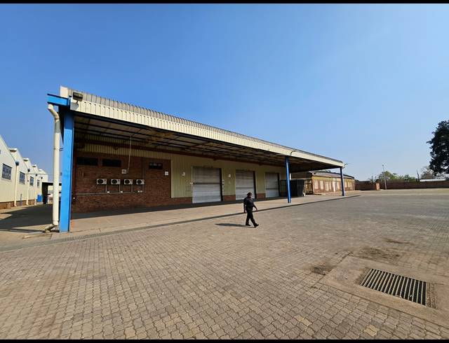 20,860M² WAREHOUSE FOR SALE IN CLAYVILLE